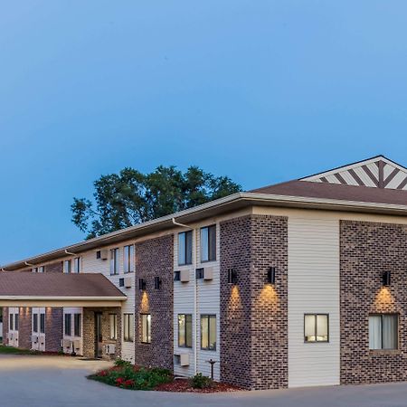 Hotel Super 8 By Wyndham Madison Extérieur photo