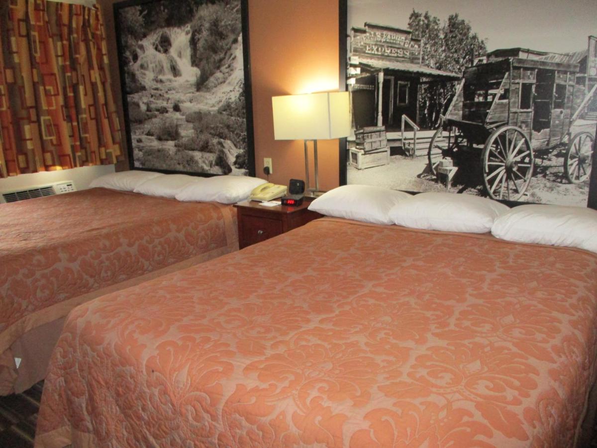 Hotel Super 8 By Wyndham Madison Extérieur photo