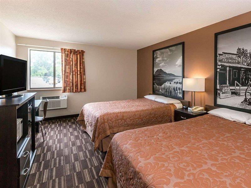 Hotel Super 8 By Wyndham Madison Extérieur photo