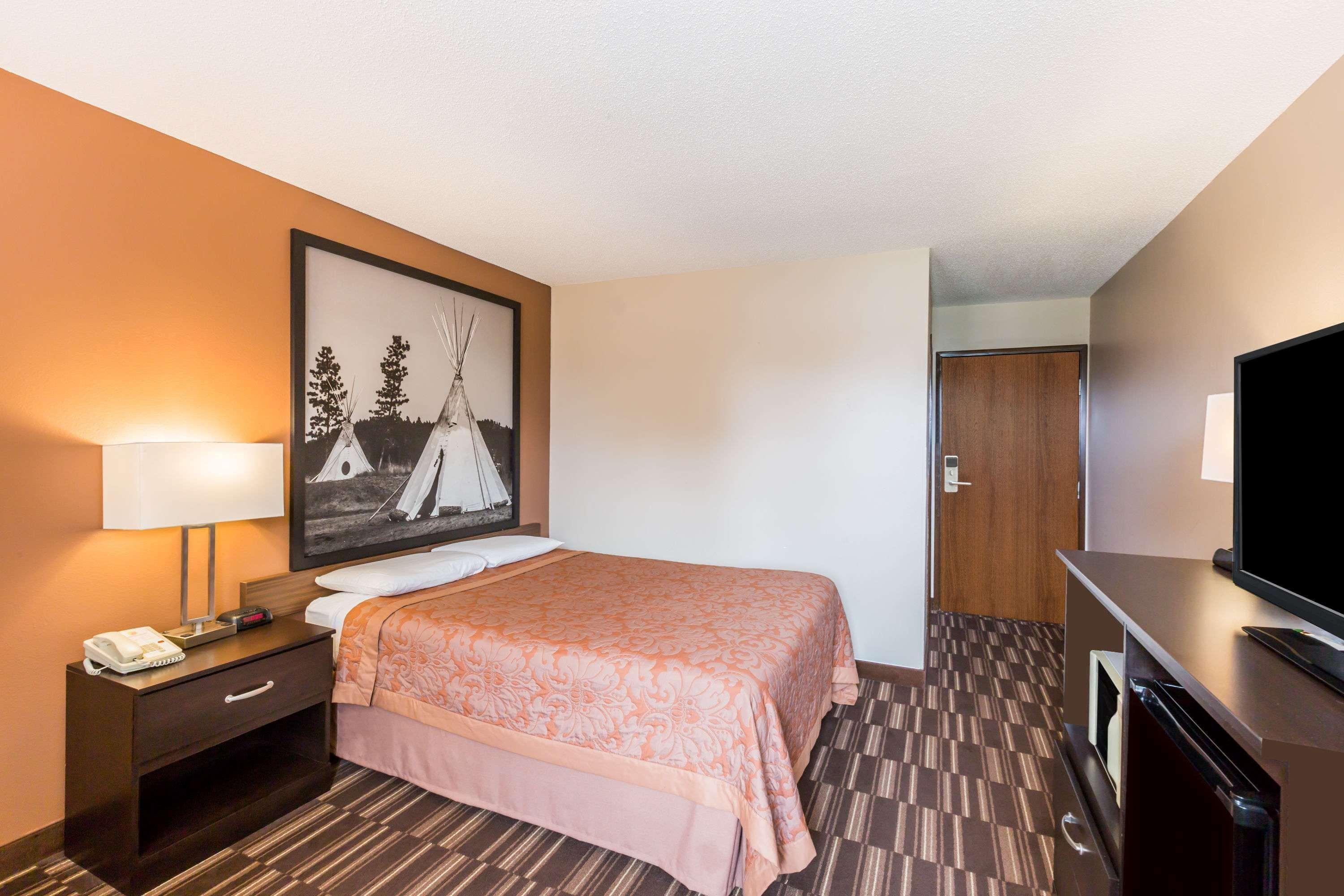 Hotel Super 8 By Wyndham Madison Extérieur photo
