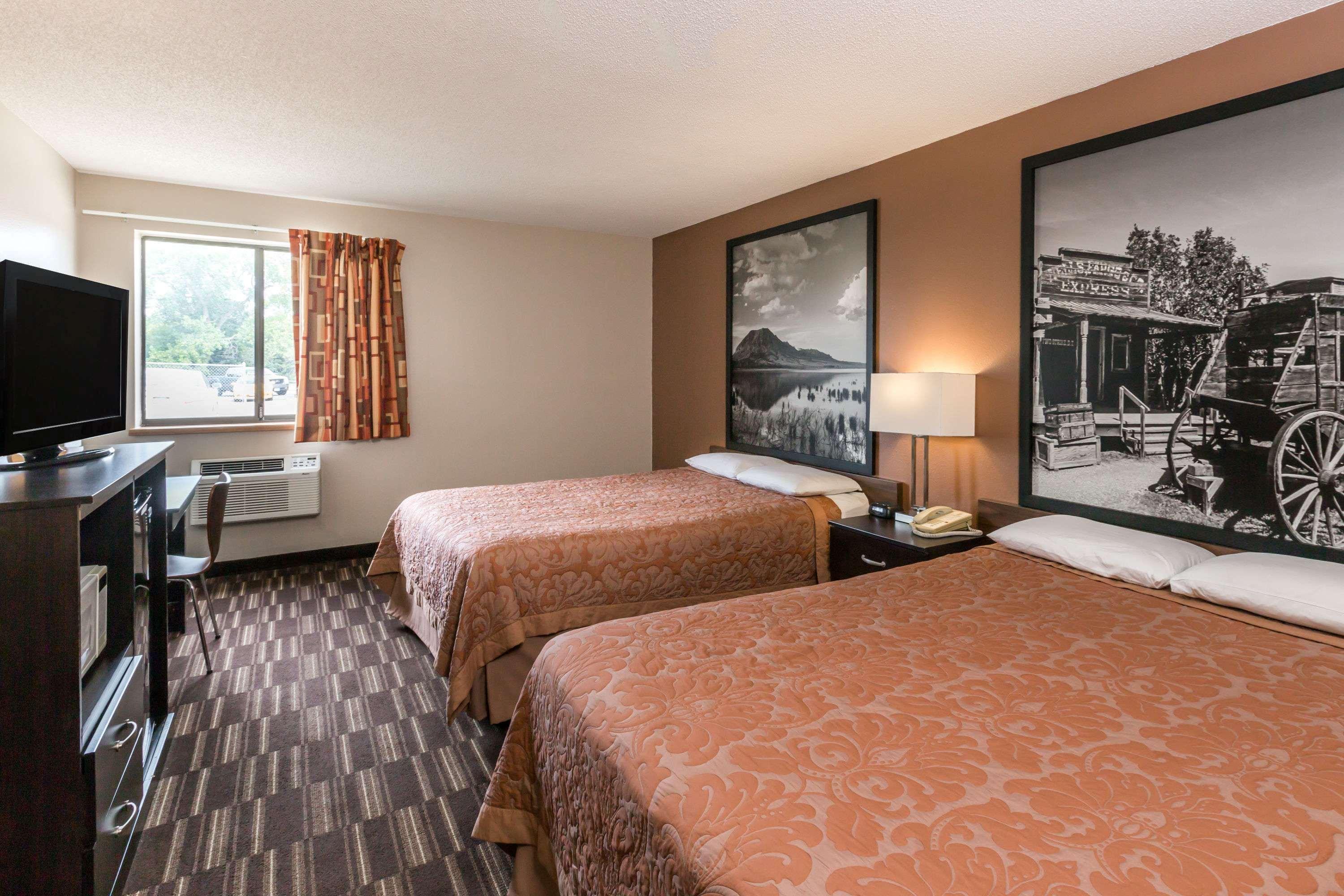 Hotel Super 8 By Wyndham Madison Extérieur photo