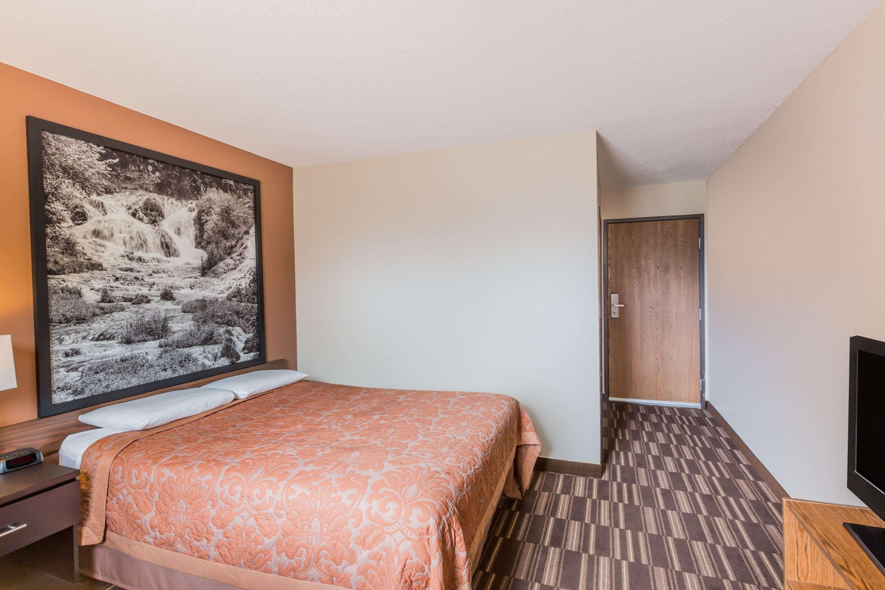 Hotel Super 8 By Wyndham Madison Extérieur photo
