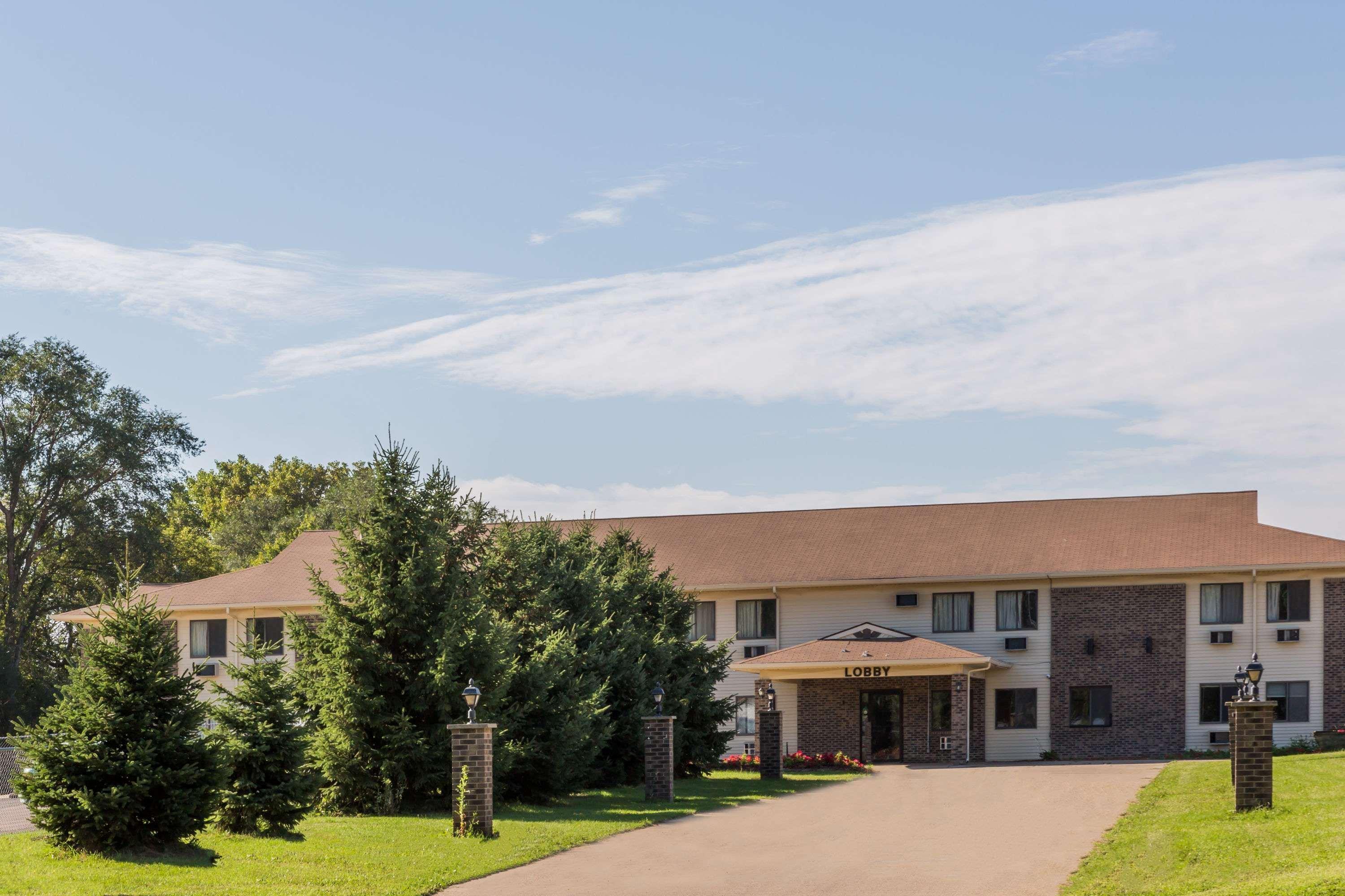 Hotel Super 8 By Wyndham Madison Extérieur photo